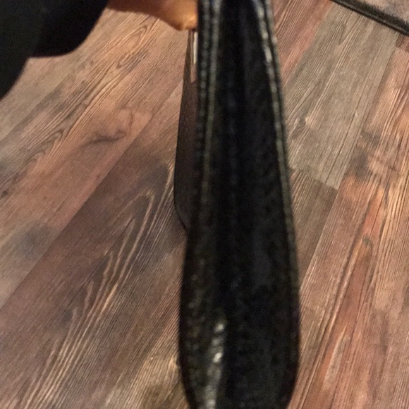 Clutch - Picture 3 of 5
